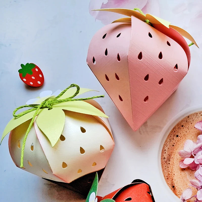 Sweet and Cute 3D Strawberry Box Metal Cutting Die, 15.5 cm x 10.2 cm/6.10 in x 4.01 in