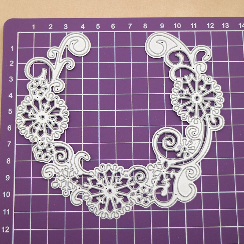 Snowflake Circular Metal Cutting Die, 12.6 cm x 11.5 cm/4.96 in x 4.52 in